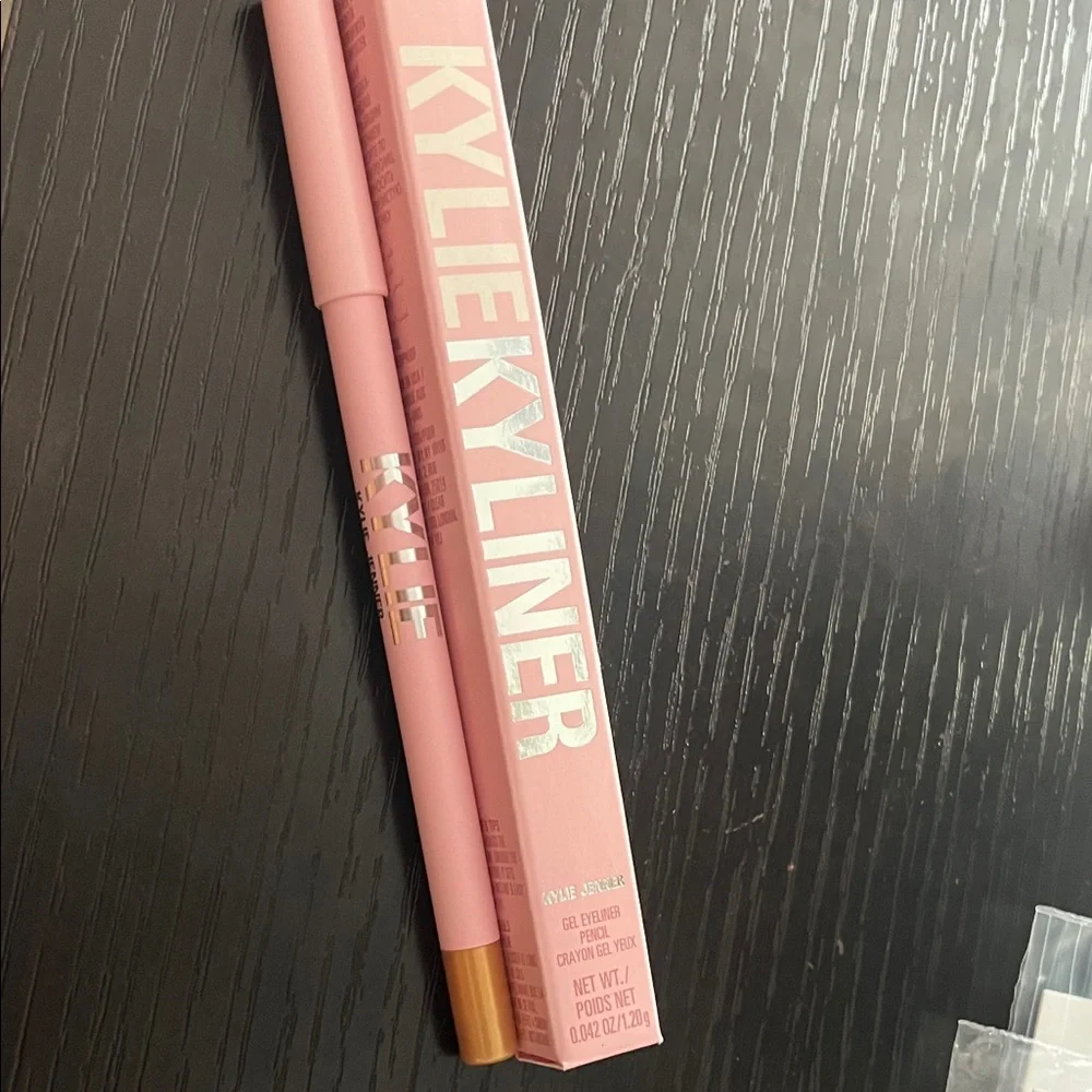 Kyliekyliner Shimmering Gold Eyeliner nib